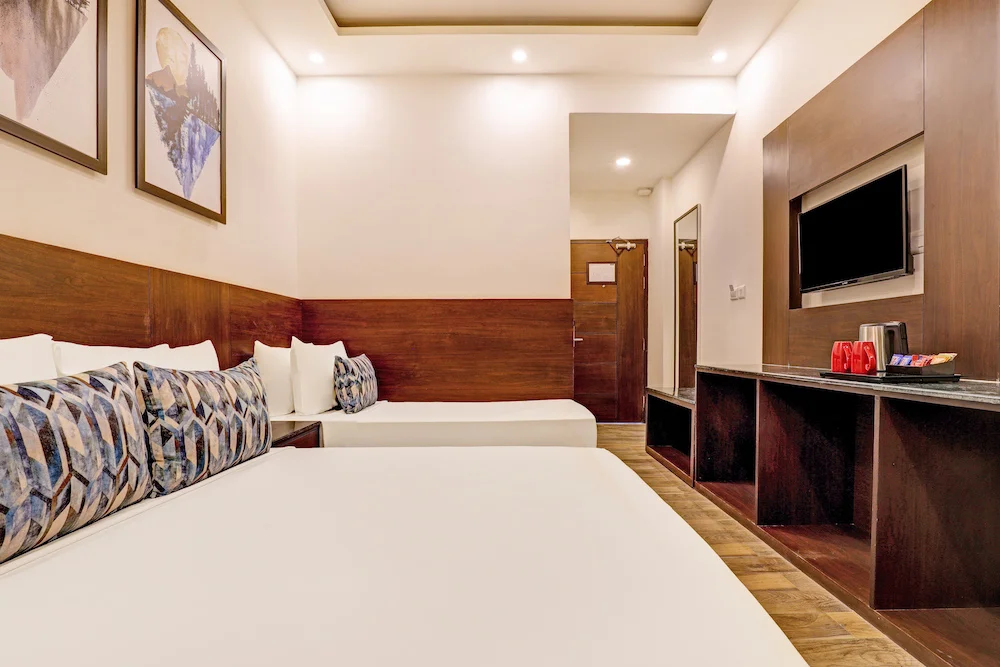 4 Star Luxury Famous best and Budget Family hotels in rishikesh near parmarth niketan, ram and Laxman Jhula and Ganga Ji