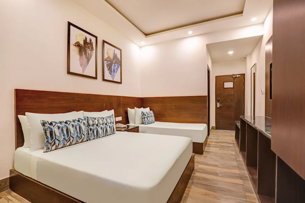 4 Star Luxury Famous best and Budget Family hotels in rishikesh near parmarth niketan, ram and Laxman Jhula and Ganga Ji